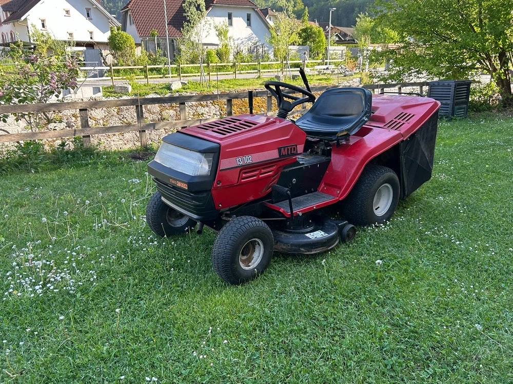 Rasentraktor Aufsitzmäher Rasenmäher