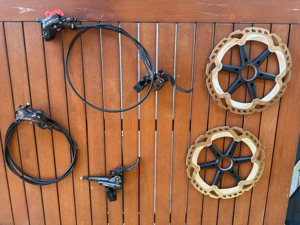 Shimano 4-Kolben XT Deore Bremsanlage