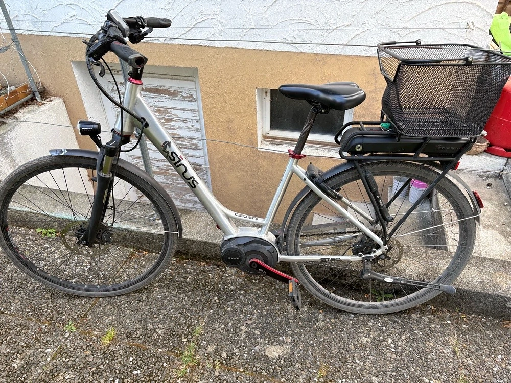 Sinus E-Citybike Tiefeinstieg mit Gepäckskorb