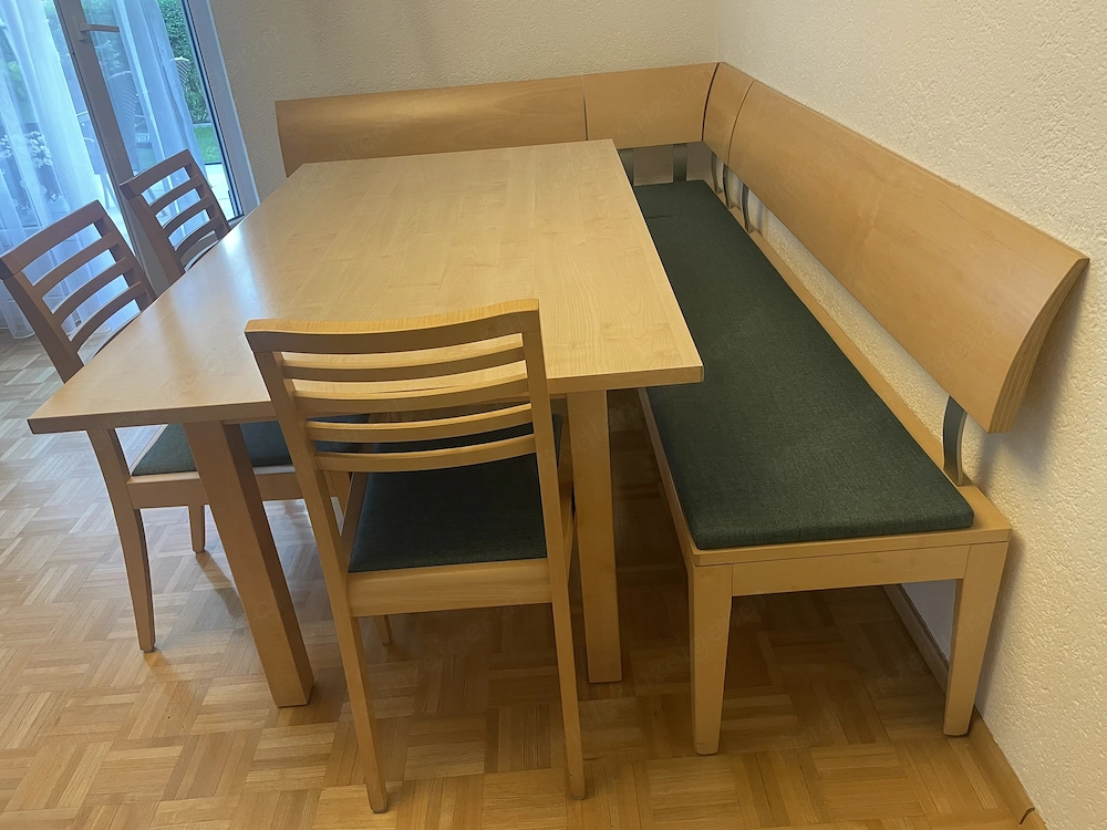 Sehr gut erhaltene Eckbankgruppe