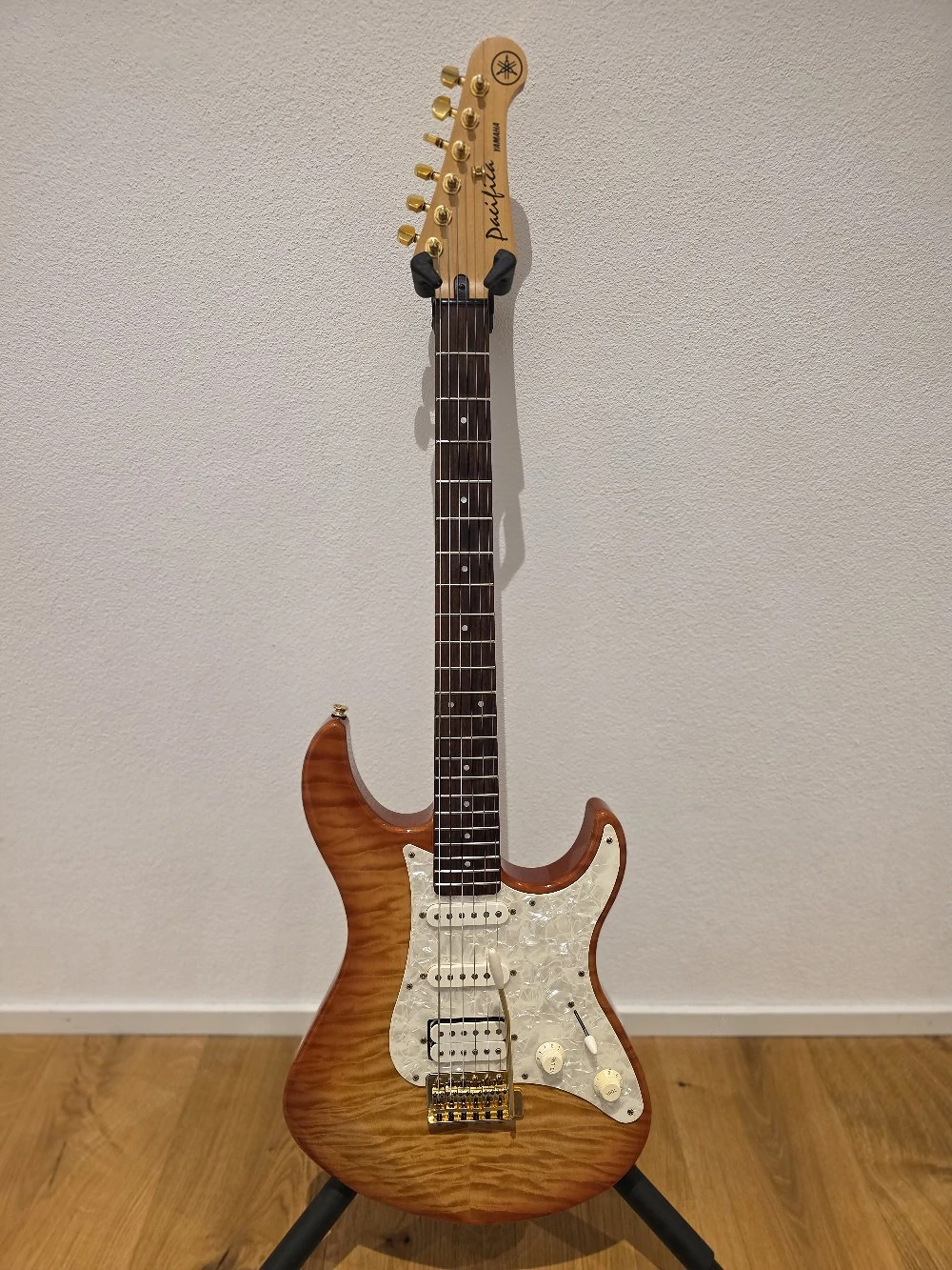E-Gitarre. Yamaha Pacifica 412