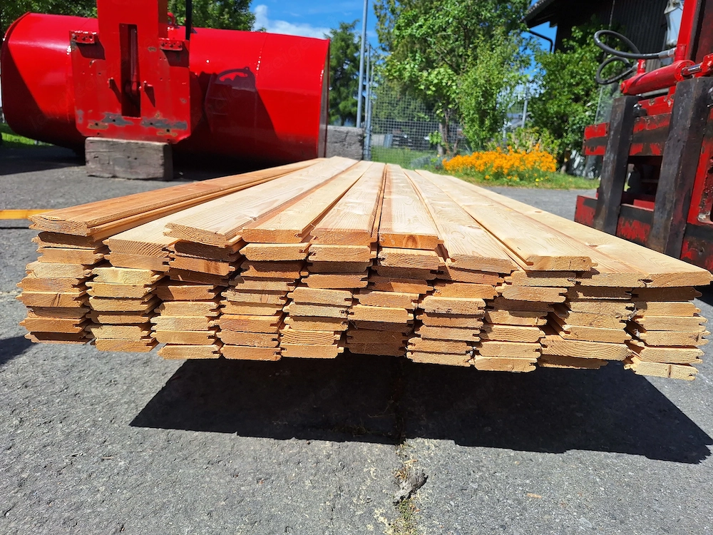 Latten mit Nut und Kamm