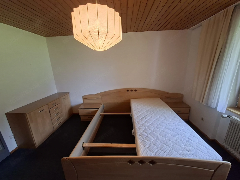 Schlafzimmermöbel zu VERSCHENKEN (Holz, sehr guter Zustand) Bett, Schrank, Kommode
