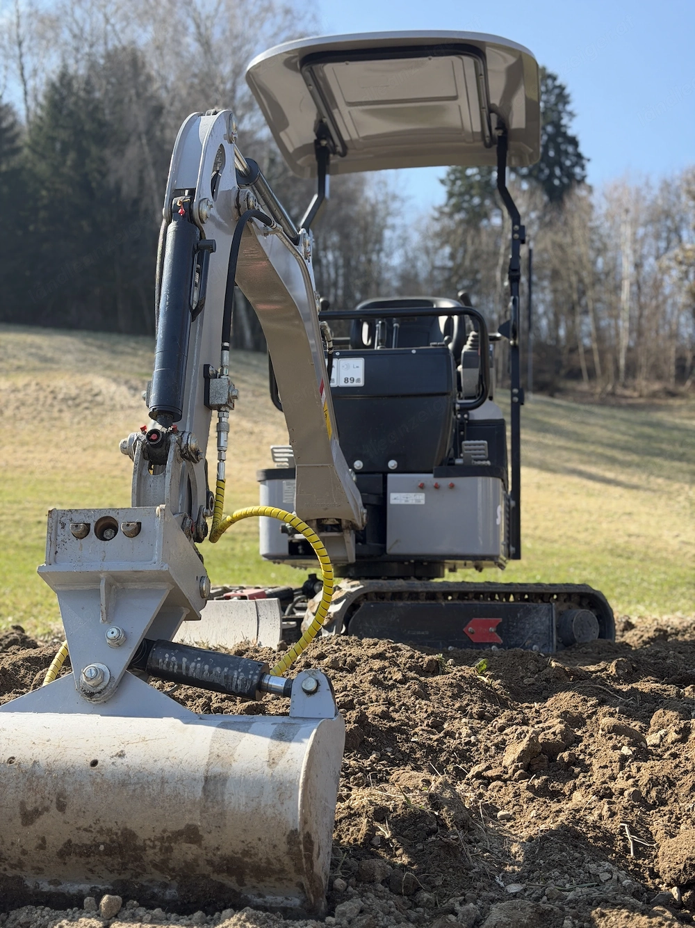 Vermietung Baumaschinen & Baggerarbeiten - Bagger - Dumper - Rüttelplatte -Betonmischmaschine mieten