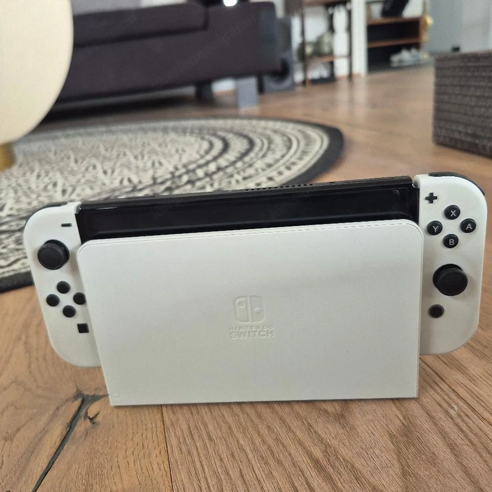 Nintendo Switch Oled mit Reiseetui