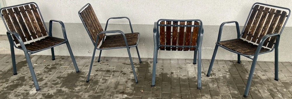 Gartenstühle 4 Stühle Stahlgestell mit Holzlatten