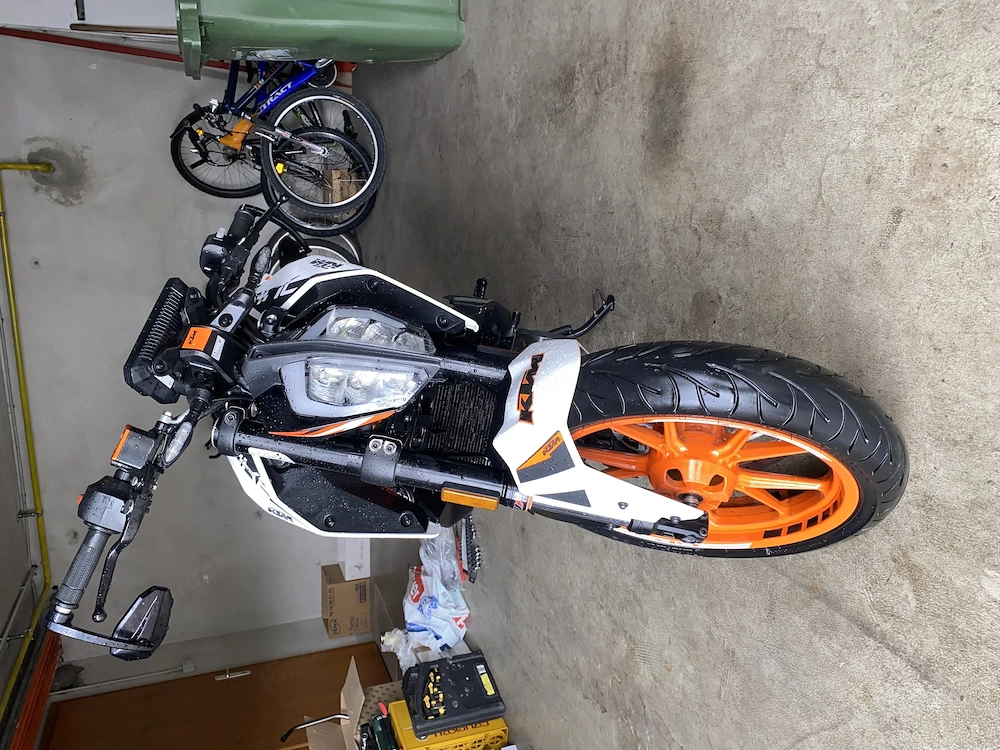 KTM 390 Duke gepflegt, unfall- und umfallfrei