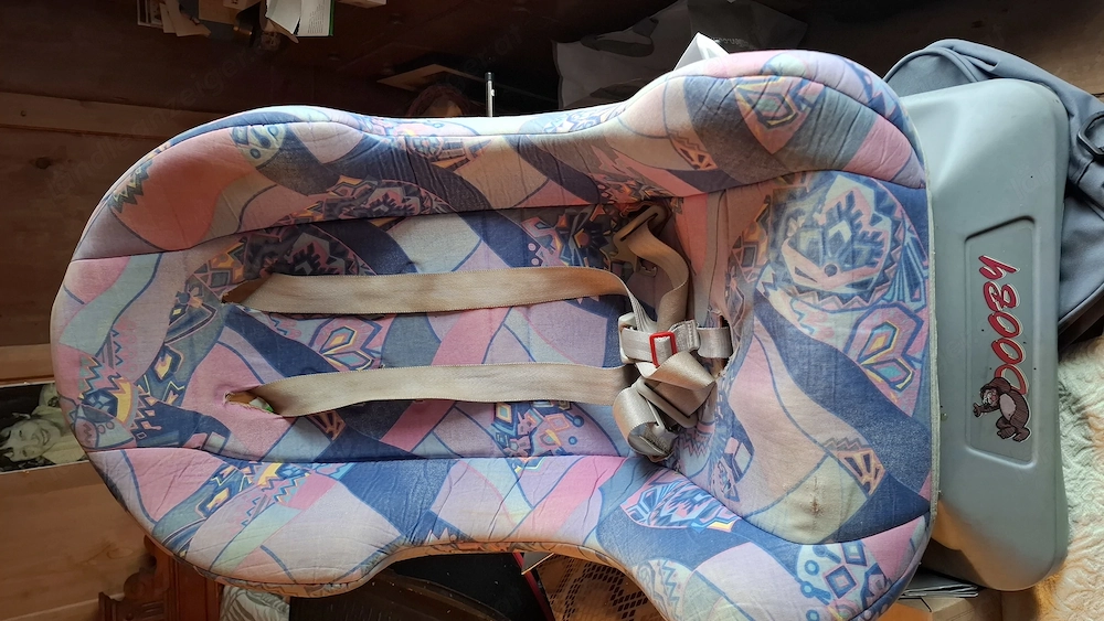 Kindersitz zu verschenken