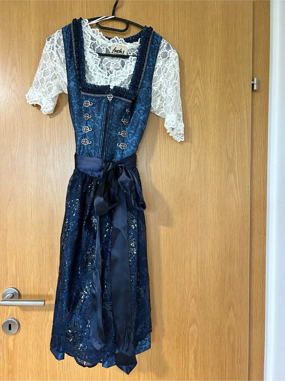 Dirndl mit passender Bluse und Schürze gr. 38