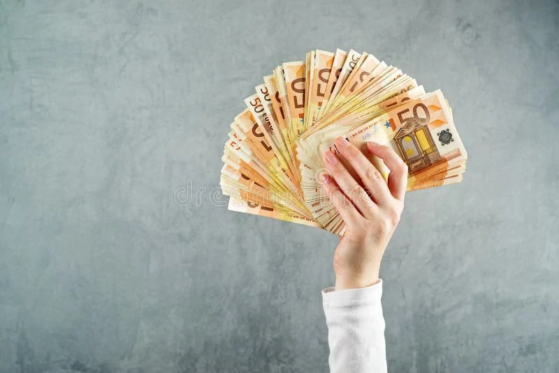 Wir bieten Kredite: und Investitionen mit sehr einfachen Konditionen für alle in Österreich. 