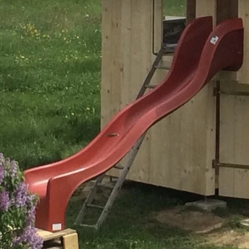 Rutschbahn Kinder mit Welle