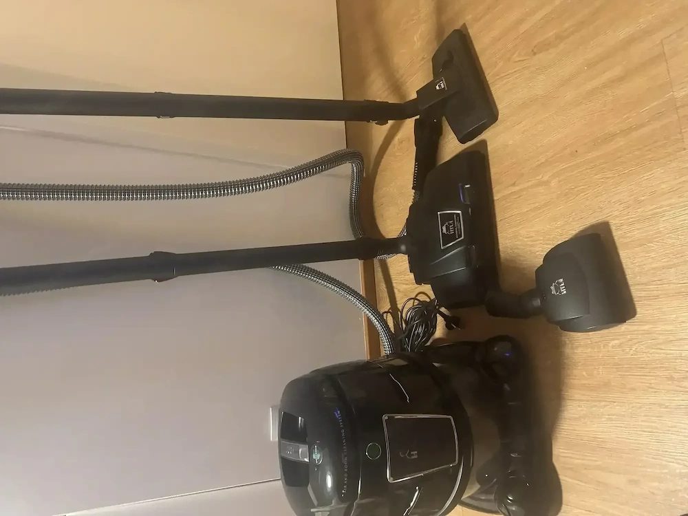 HYLA-Staubsauger mit Wasserfiltersyste zu verkaufen