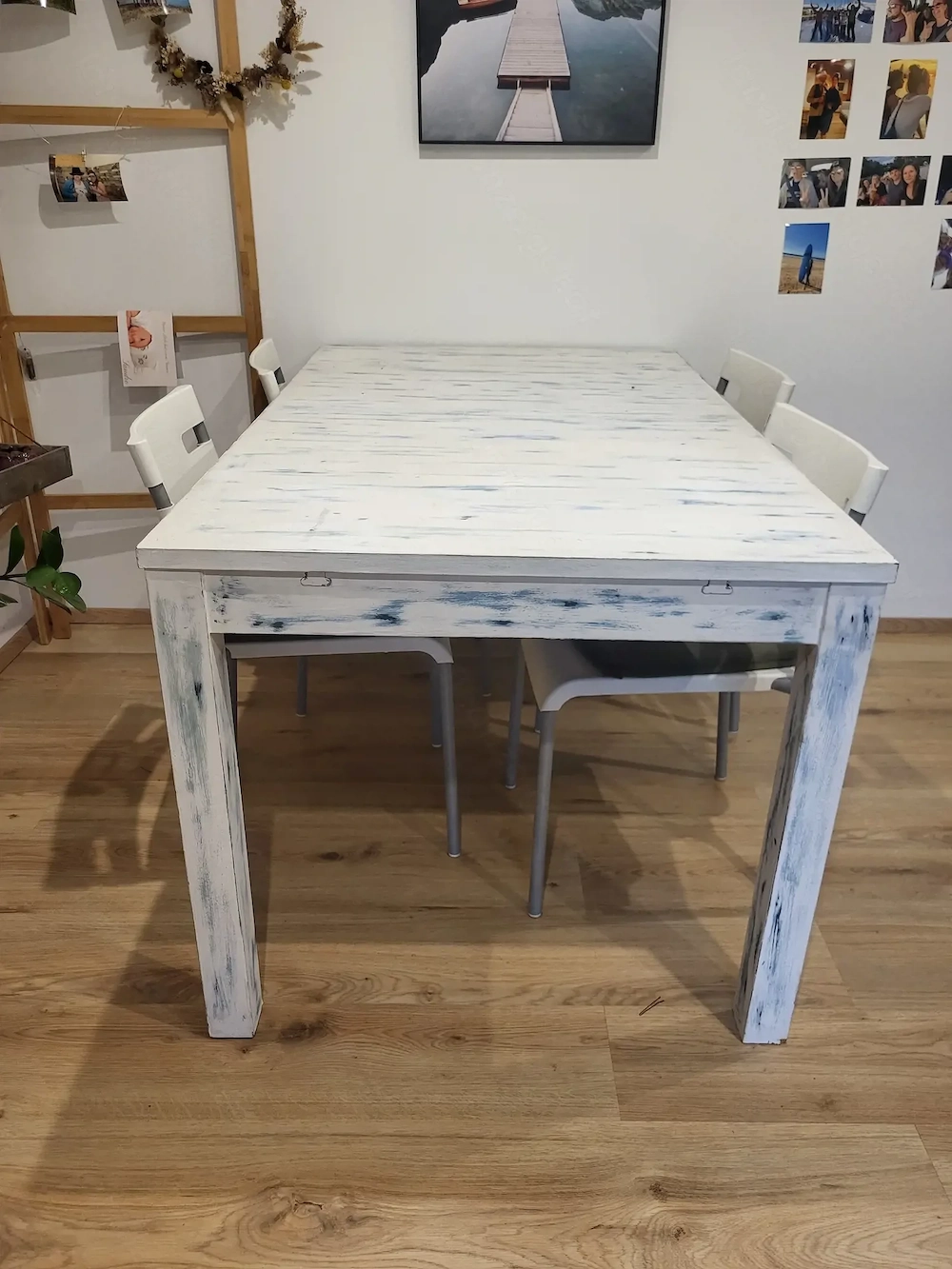 Holztisch inkl. Verlängerung und Stühle