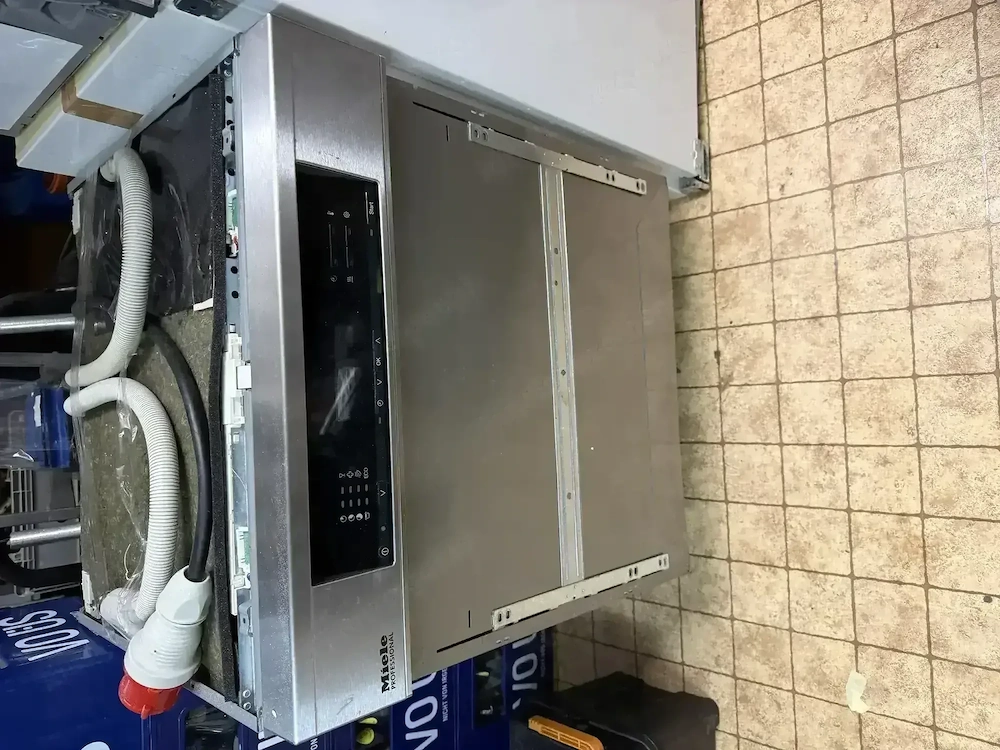 Gewerbe-Geschirrspüler von Miele PG 8131i Professional 