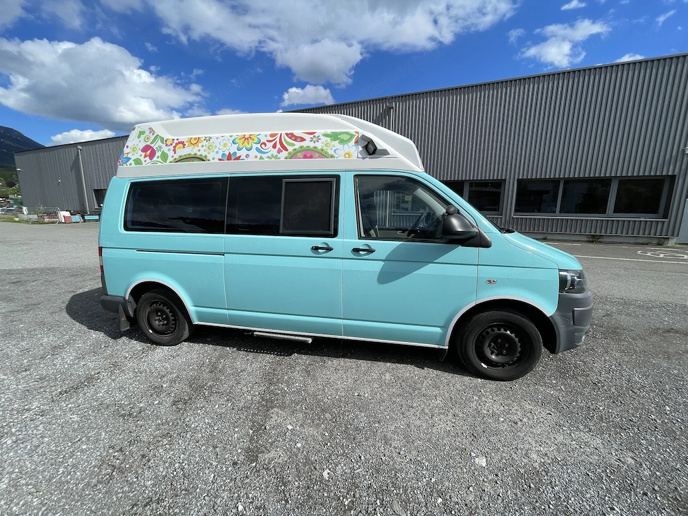 VW Bus Camper: Top Fahrzeug, Webasto, Doppelbett & Pickerl bis 05 26   Bereit für das Abenteuer!