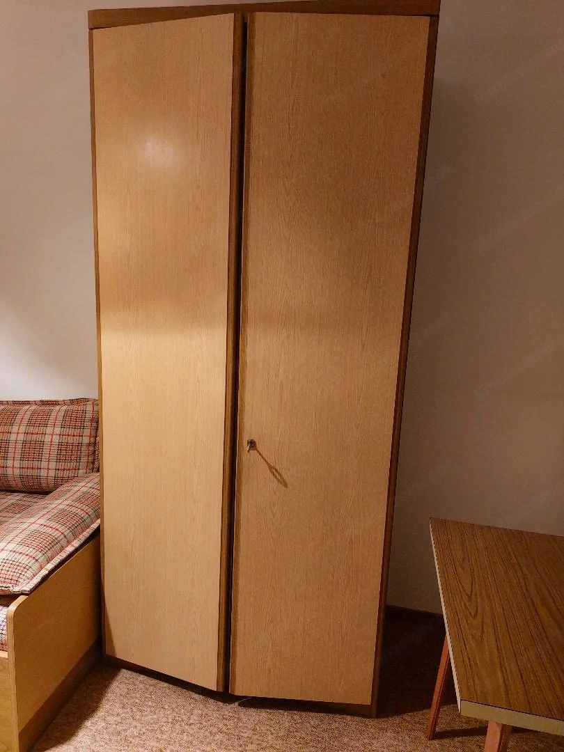 Kleiderschrank, guter Zustand