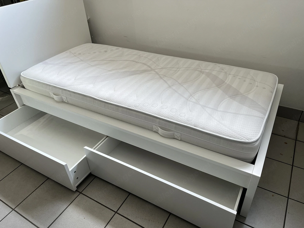 Bettgestell IKEA Malm 90x200