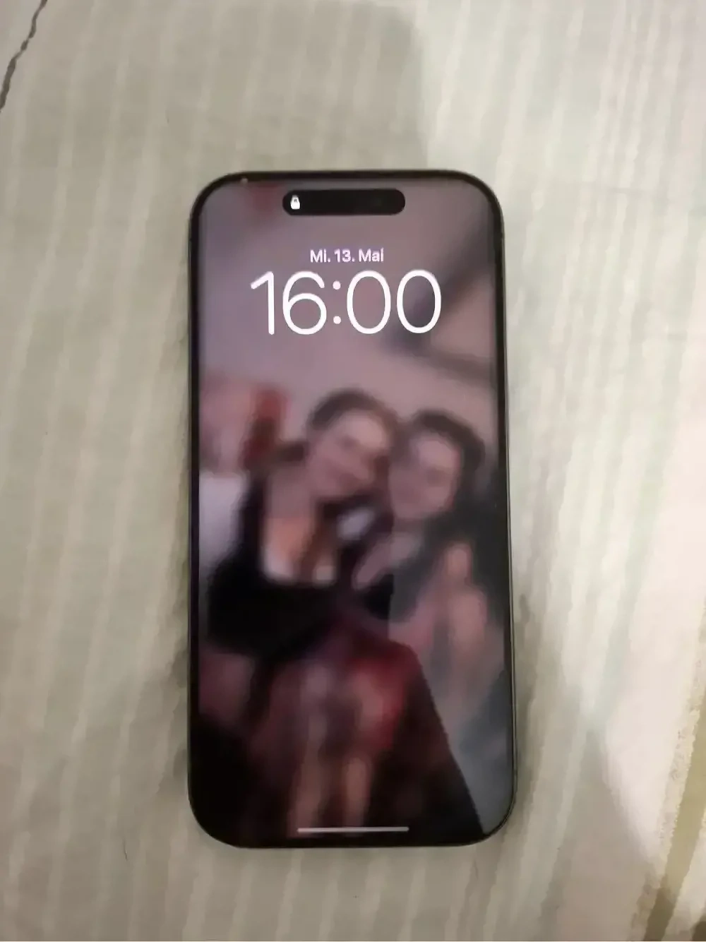 iPhone 17 grau