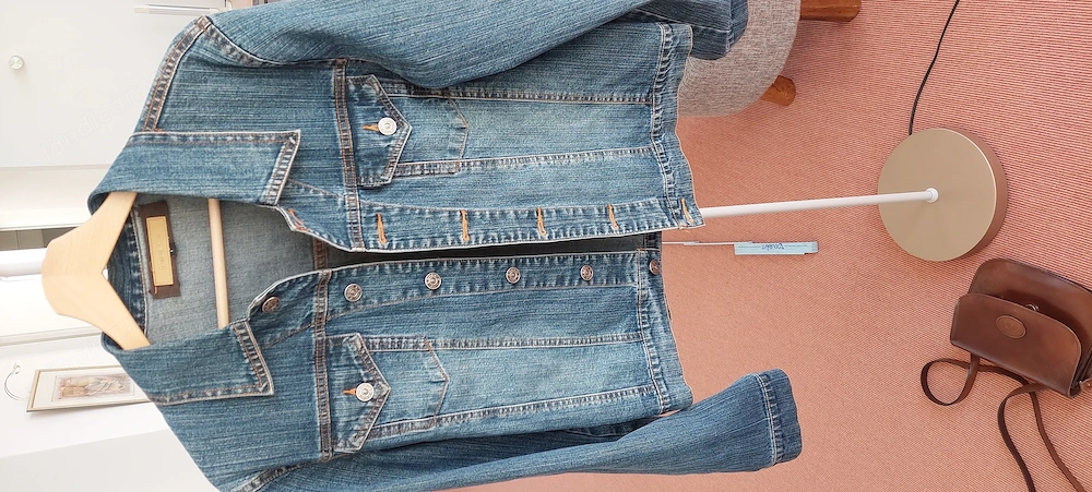  Damen Jeansjacke BEBE   Gr. L (passt auch M)