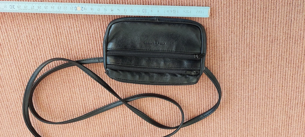 Kleine Damen Lederhandtasche   schwarz   wie neu