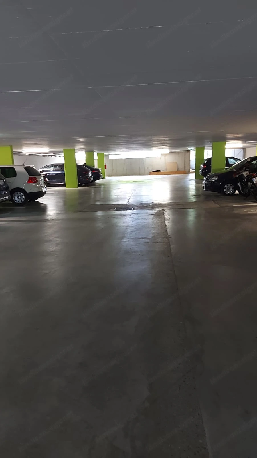 Tiefgaragenparkplatz in zentraler Lage von Bregenz .