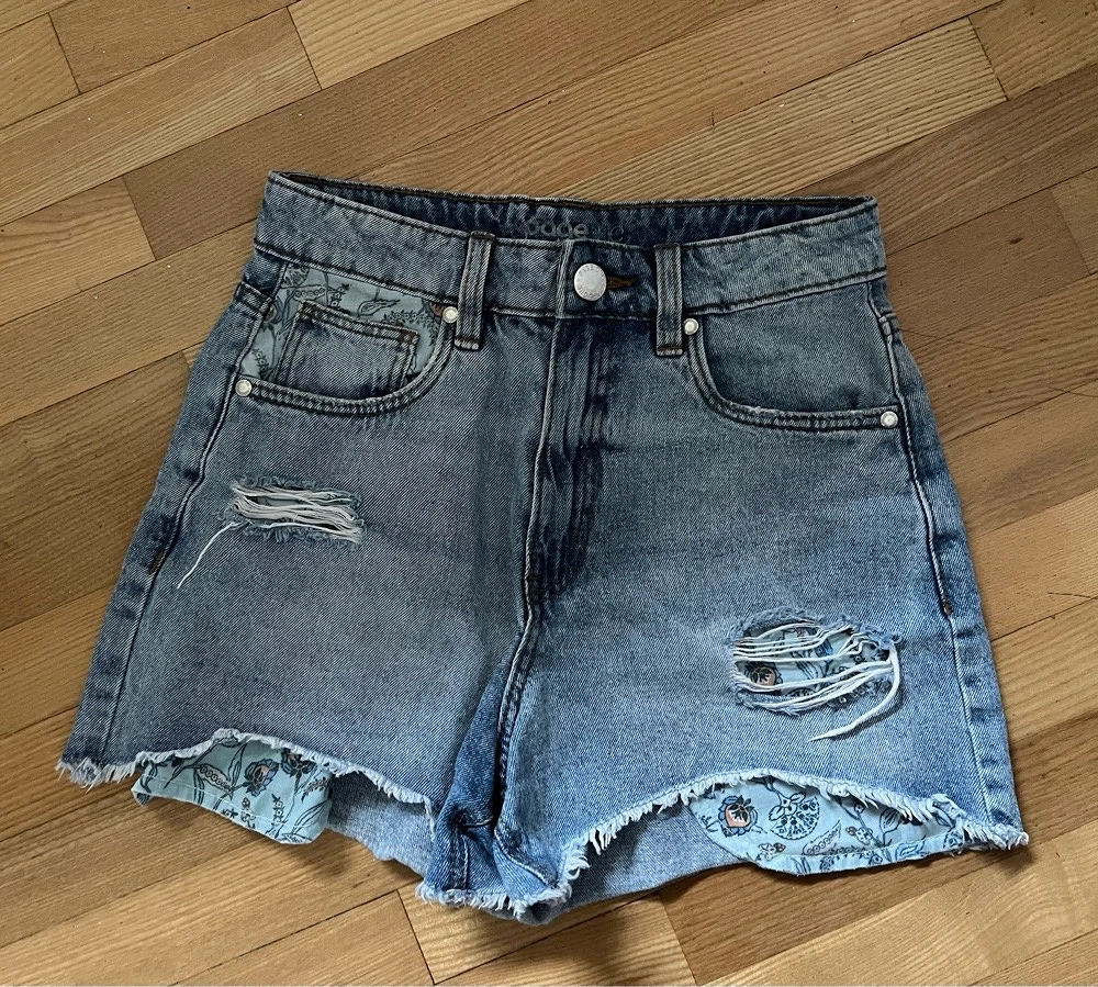 Kurze Damenshort Gr.34