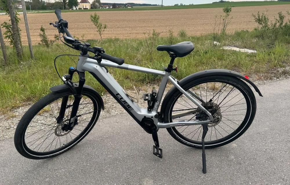 Verkaufe ein sehr gut erhaltenes CUBE E-Bike 