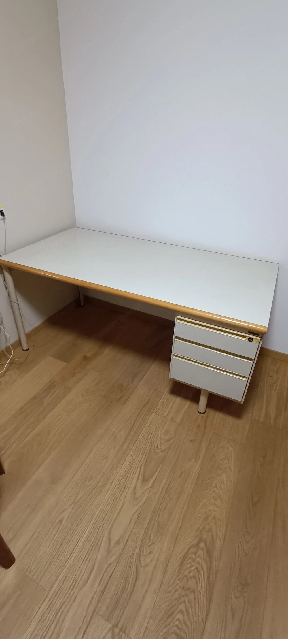Schreibtisch mit 3 Schubladen