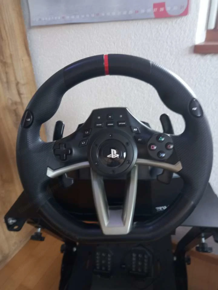 Lenkrad mit Gestell und Fußpedalen für PlayStation 4 und 5