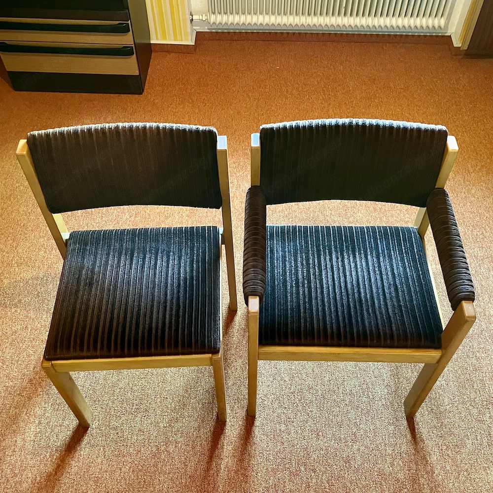 2 Stühle mit Lehne