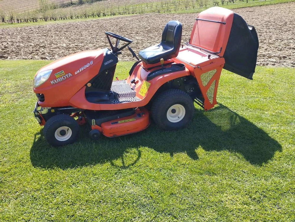 Kubota GR 1600-II Profi Diesel Rasentraktor