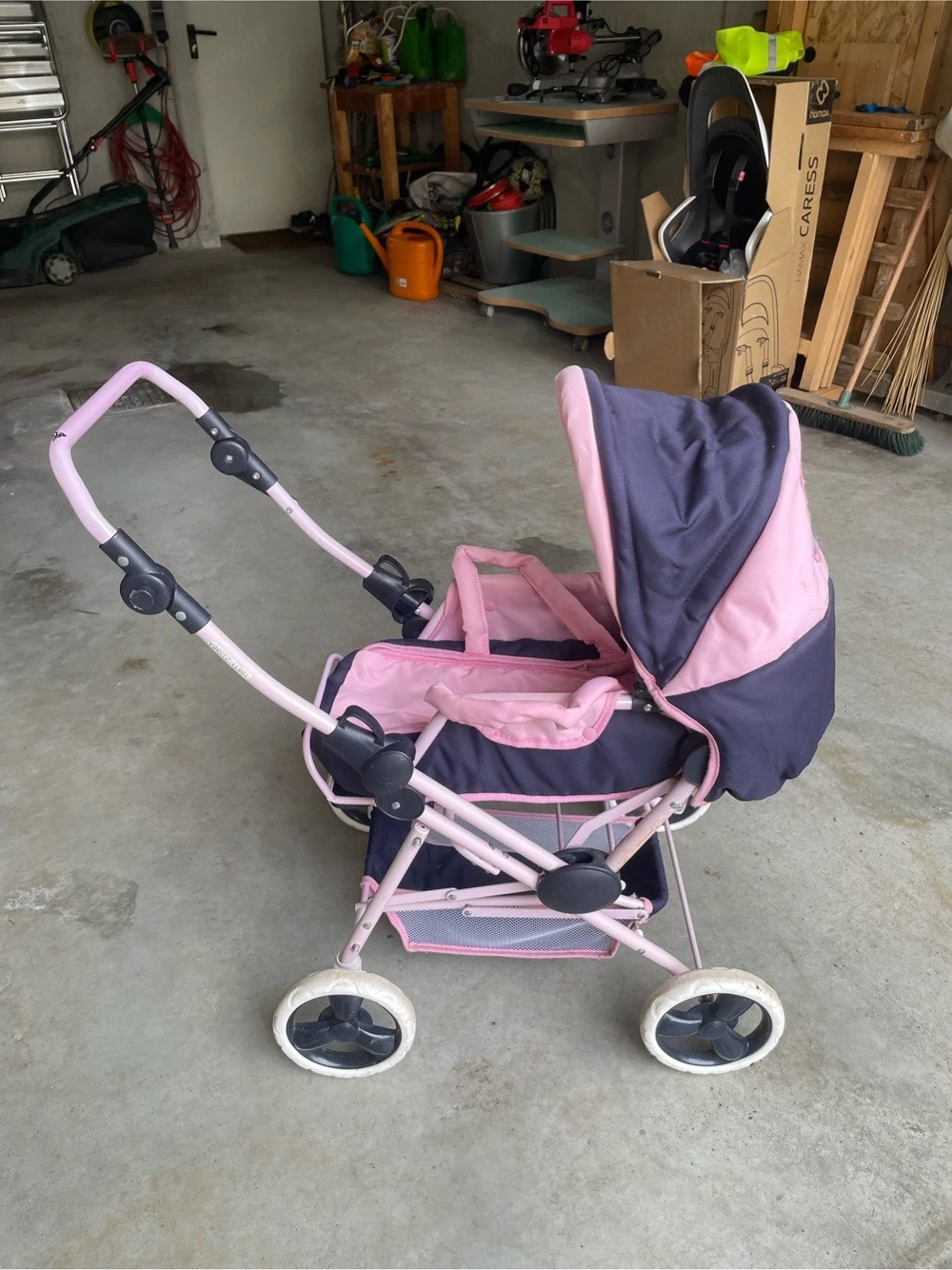 Puppenwagen