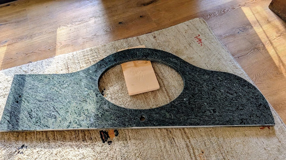 Massive Granitplatte für Waschtisch (170 cm) zu verschenken   Dunkelgrau-Grün