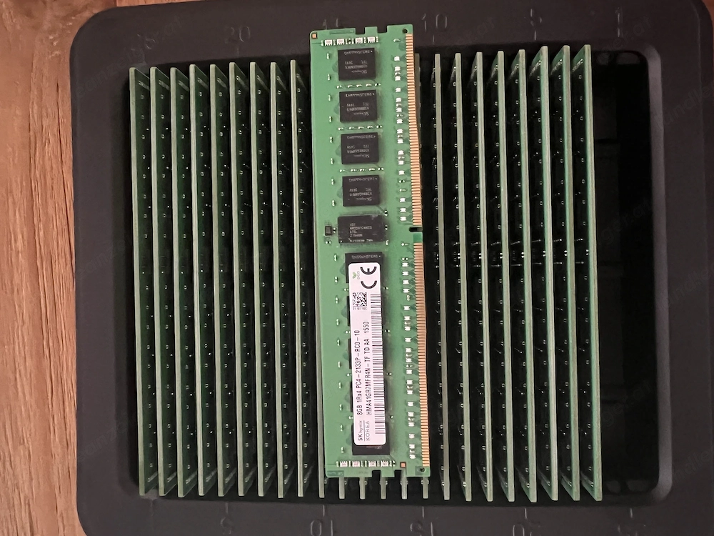 192GB RAM - 24x SK Hynix 8GB DDR4 2133 MHz PC4-17000 Registered RAM Modul HMA41GR7MFR4N-TF, 288Pin