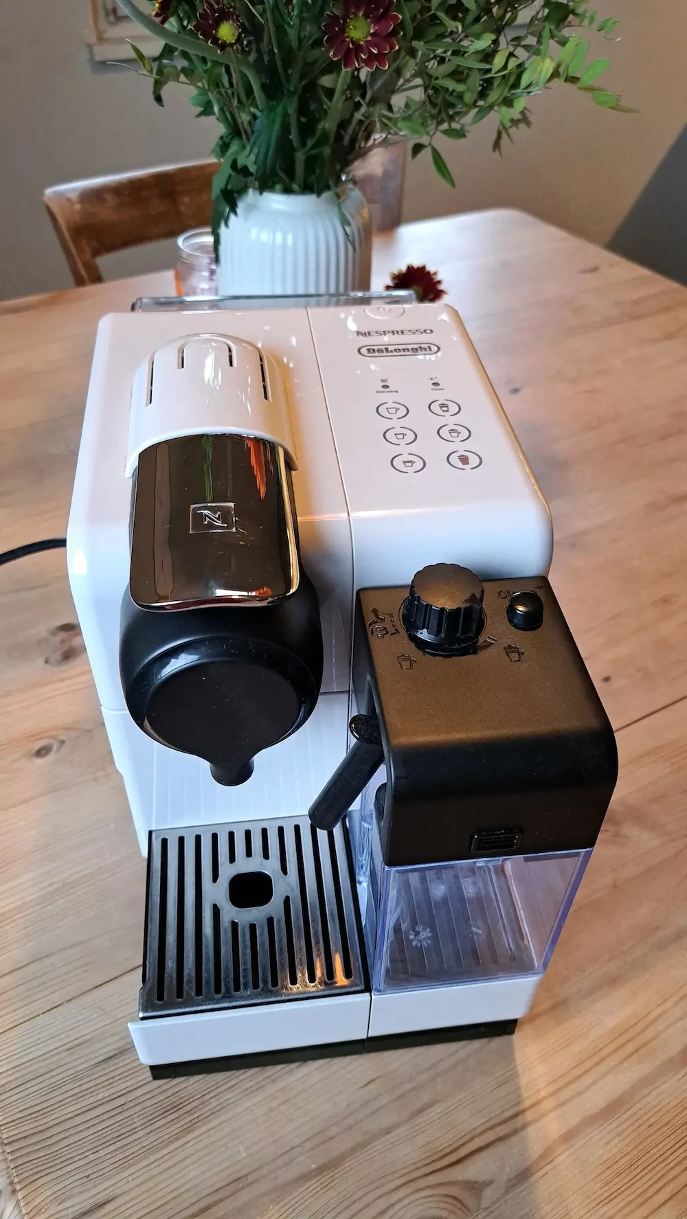 DeLonghi Nespresso Kaffeemaschine