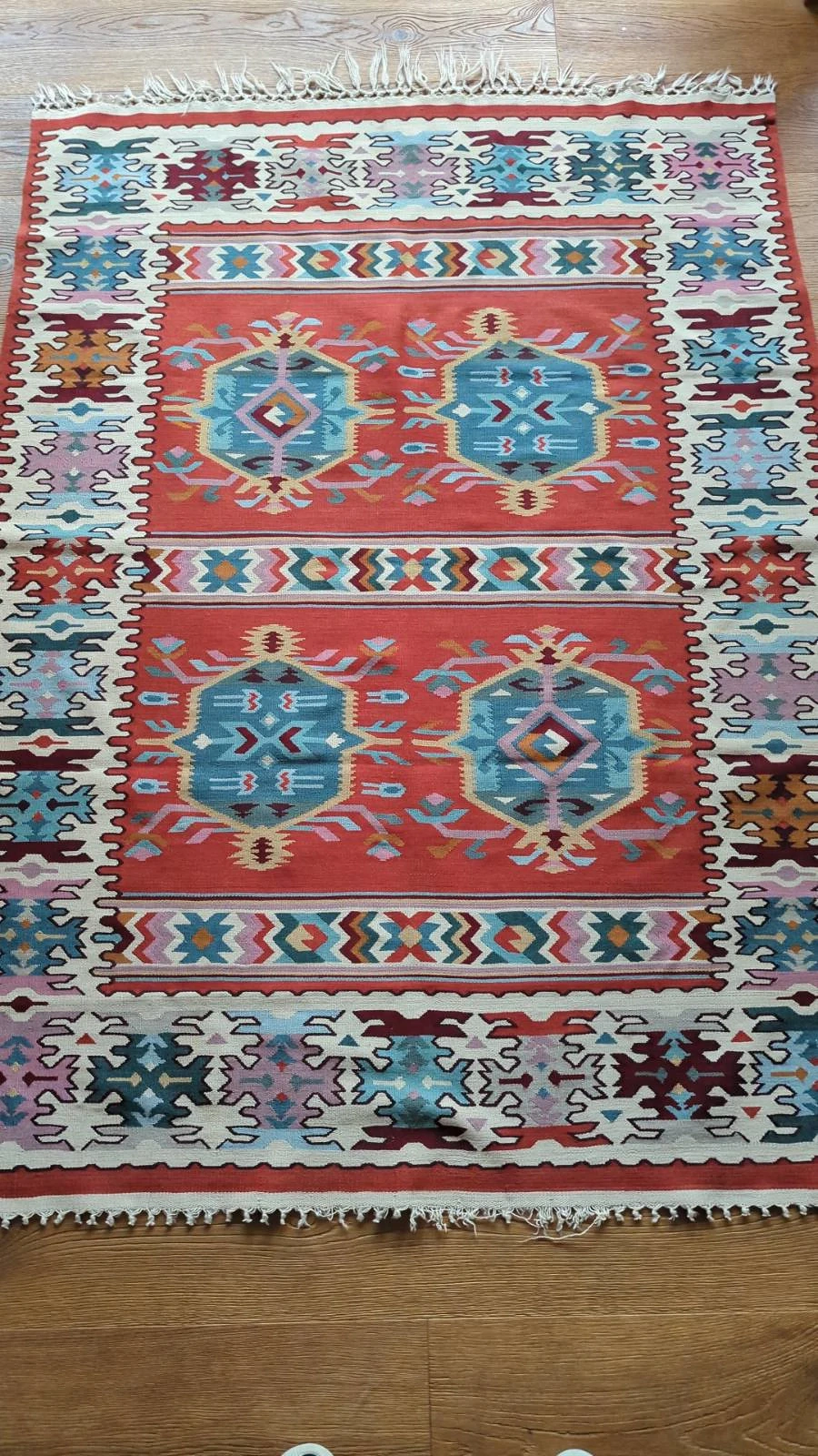 Großer Vintage Kelim Teppich (140x192)   Handgewebt   Boho-Chic der 70er 80er