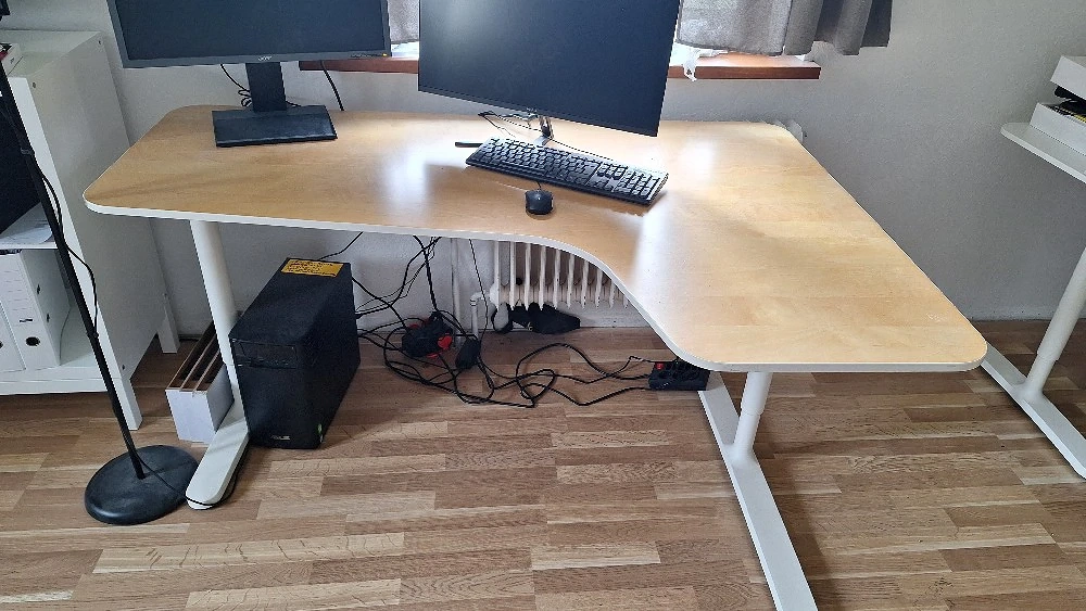 Schreibtisch