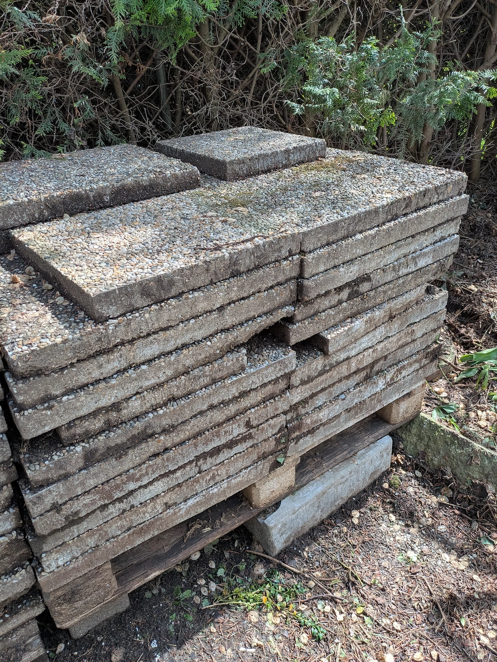 Waschbetonplatten zu verschenken 