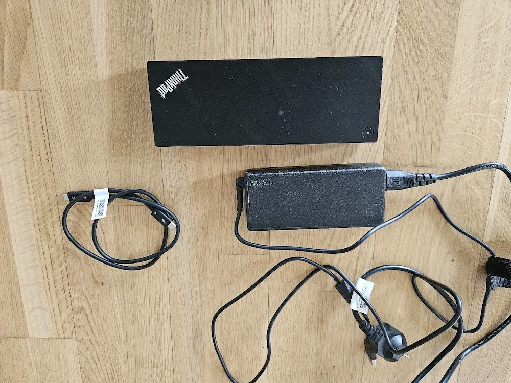 ThinkPad Lenovo Docking Station 135W Ladegerät USB C DisplayPort Homeoffice