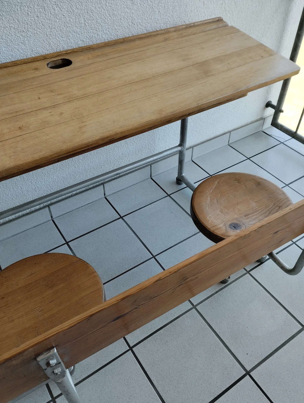 Alter Schulschreibtisch mit 2 Sitzen 