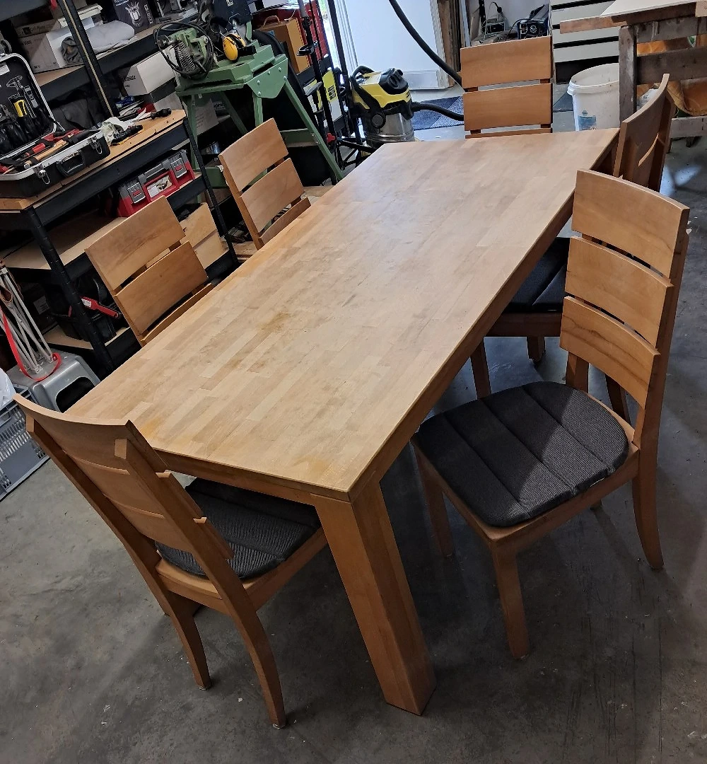 Tisch, Stühle