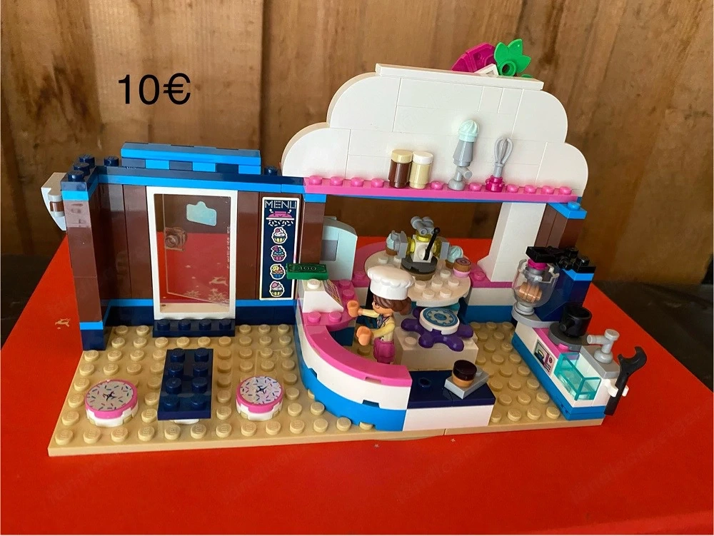 Playmobil   Lego 