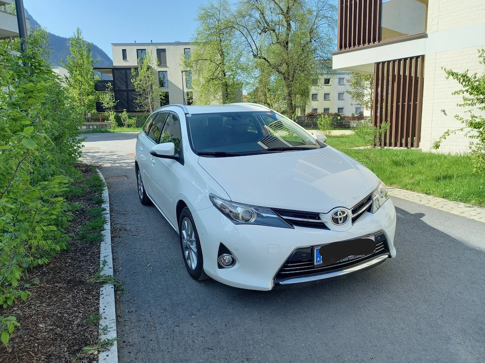 Toyota Auris TS 1,6 Valvematic Lounge Kombi   Family Van