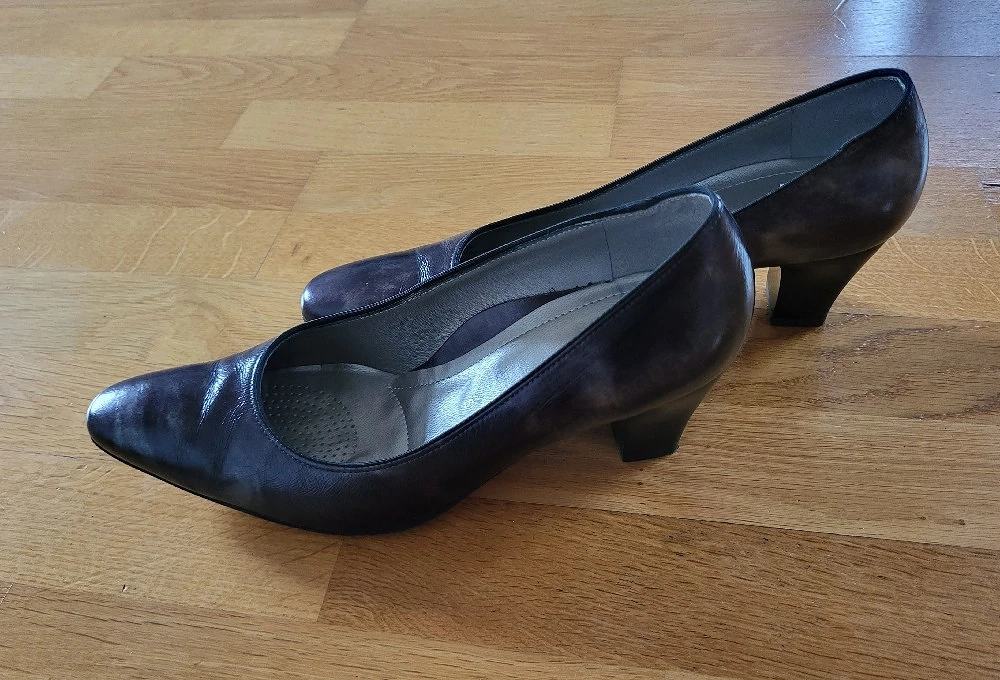 Schöne Schuhe schwarz glänzend