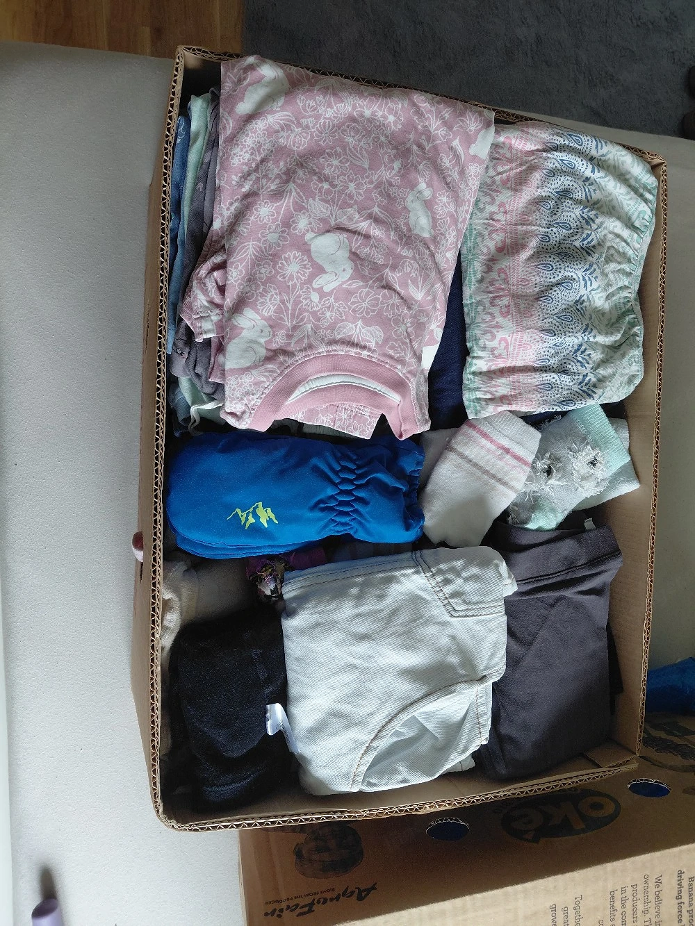 Mädchenkleidung 
