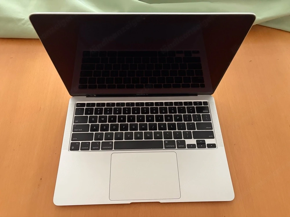 MacBook Air 13" M1 16GB RAM 2TB Speicher US-Tastatur