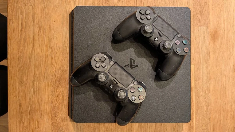 PlayStation 4 Slim zu verkaufen