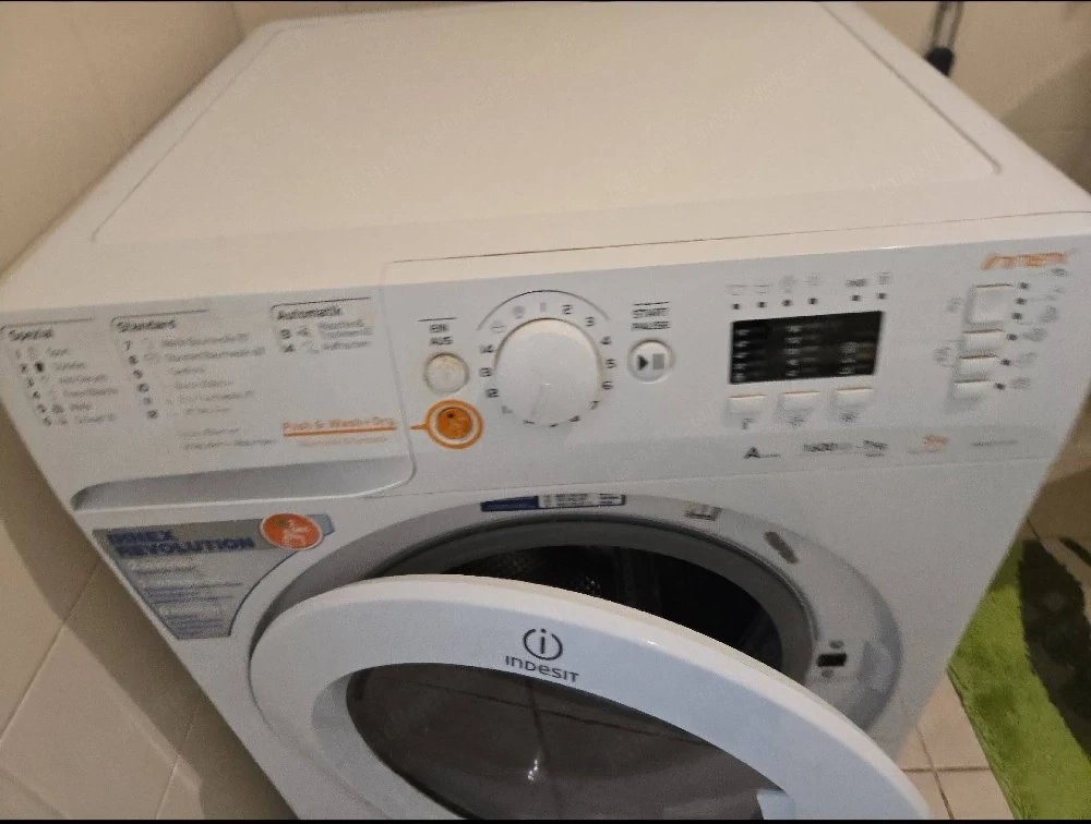 Bis 24.5. Abzuholen: Indesit Waschtrockner 58 cm breit, 52 cm tief und ca 85 cm hoch