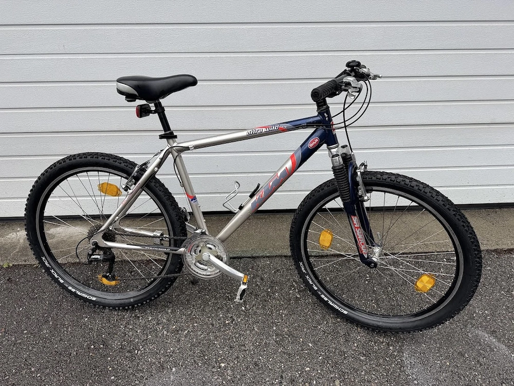 KTM Mountainbike mit neuen Reifen