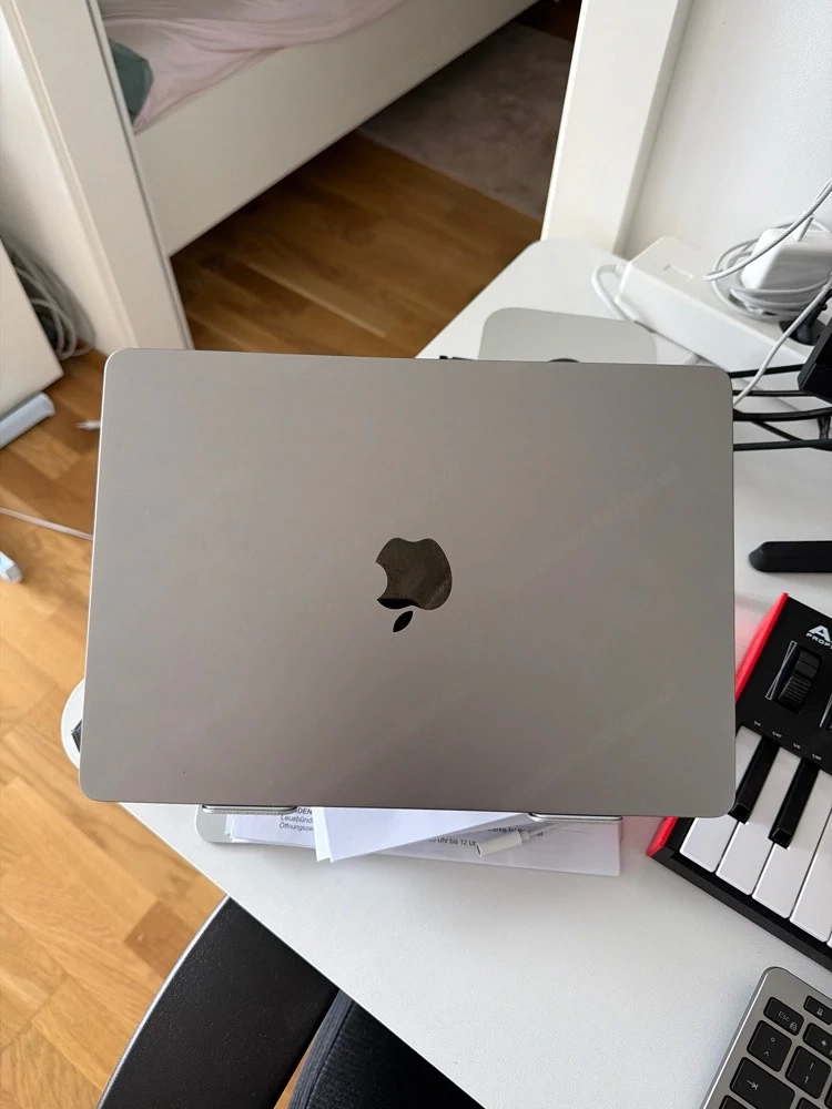 Macbook air M3 256gb 8gb Wenig gebraucht, ausgezeichneter Akku